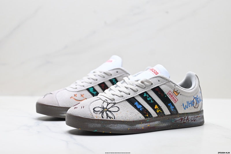 Adidas K81802350 Unisex Casual Sneakers - White/Graphic - image 6
