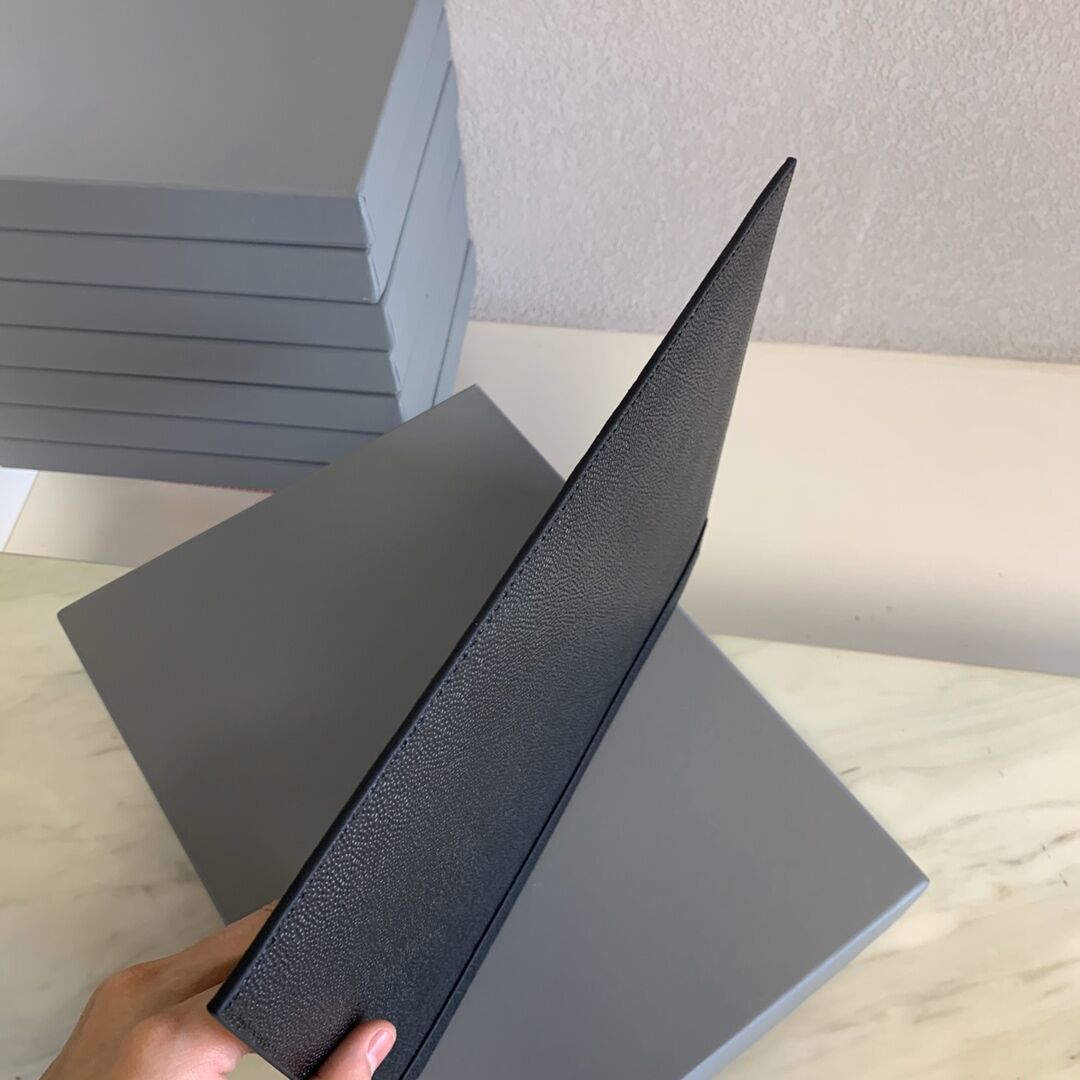 Thom Browne Top-grade cowhide clutch