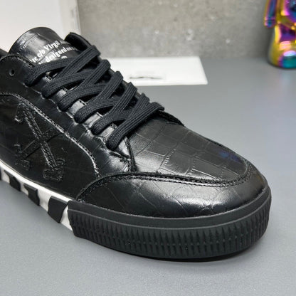 Off-White  Arrow leather sneakers#36