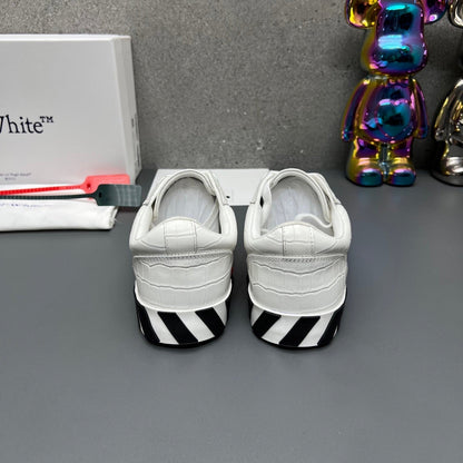 Off-White  Arrow leather sneakers#36