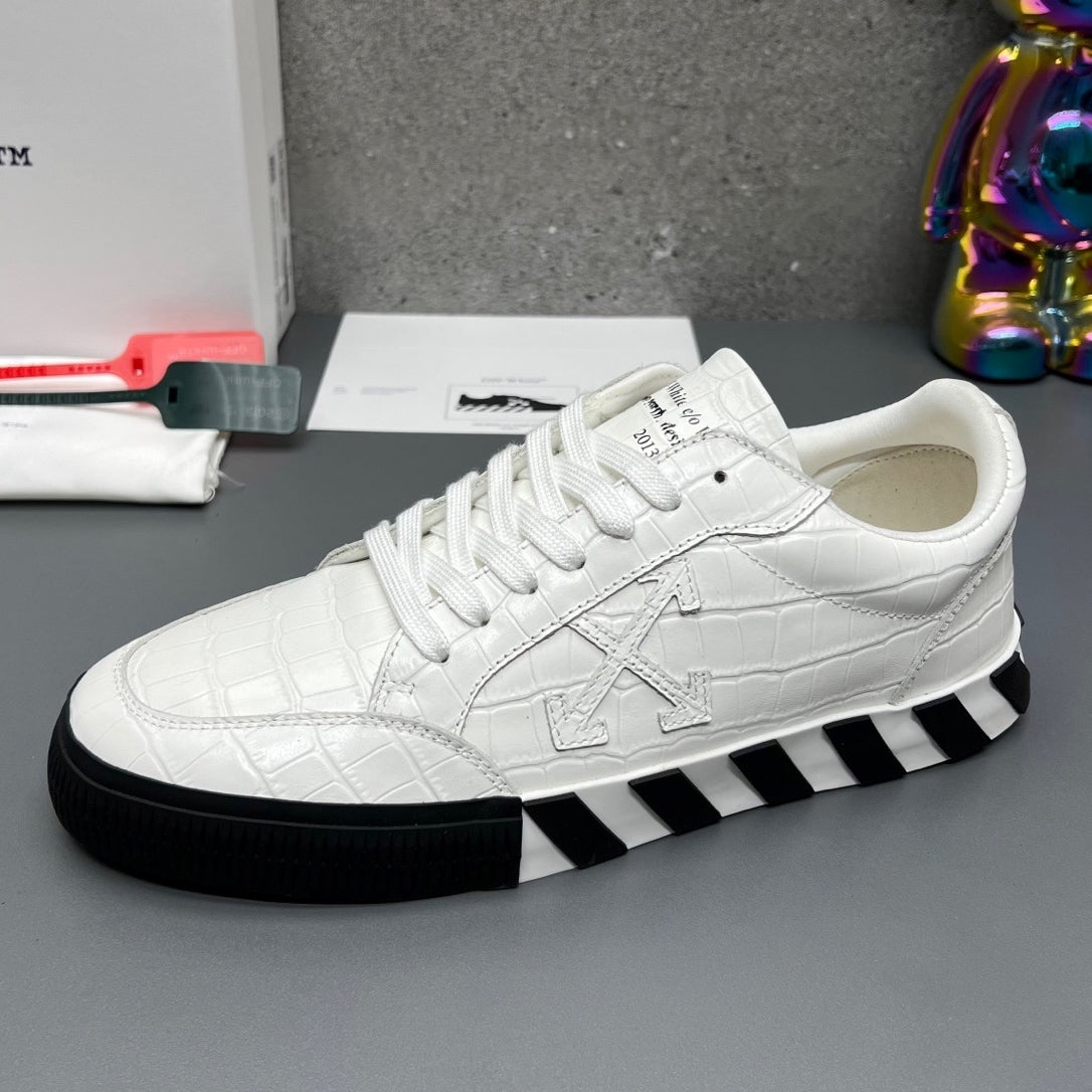 Off-White  Arrow leather sneakers#36