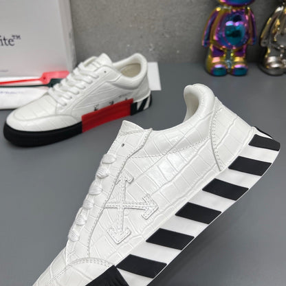 Off-White  Arrow leather sneakers#36